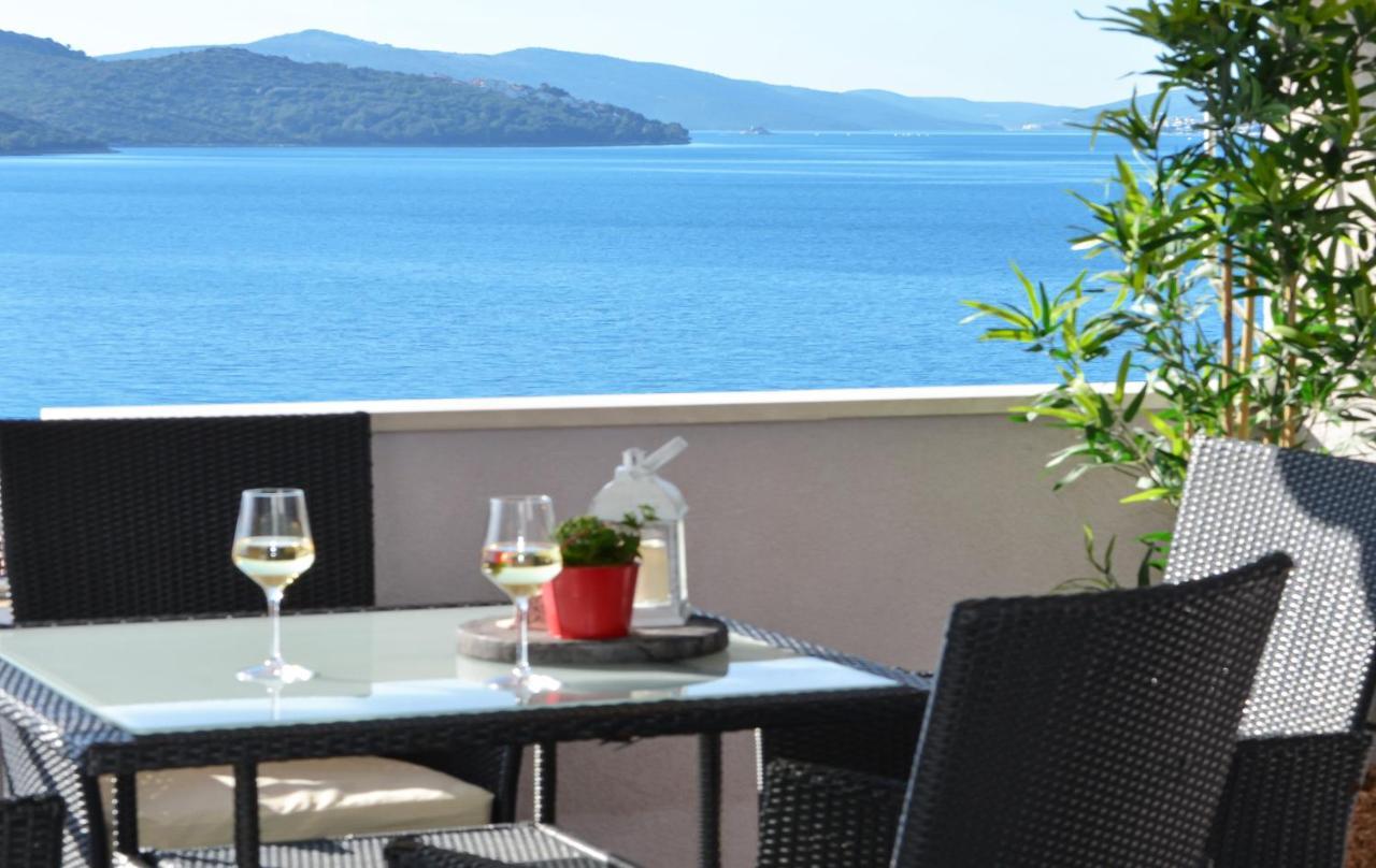 Copacabana Beach Apartments Trogir Exterior foto